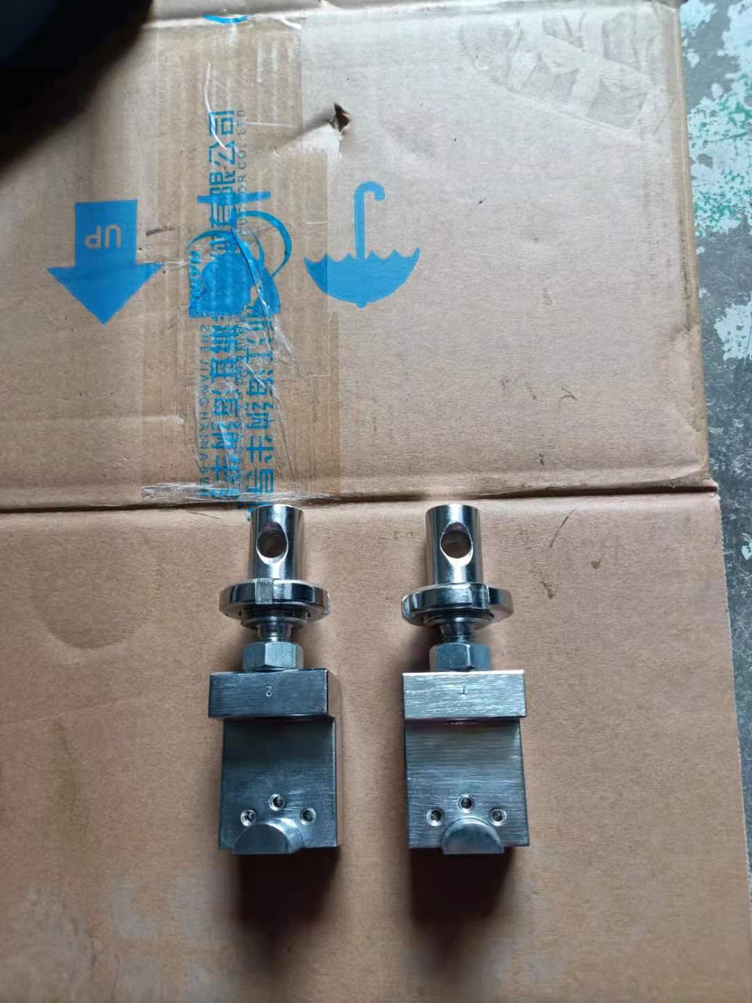 尼龍?jiān)鷰?qiáng)度拉伸夾具